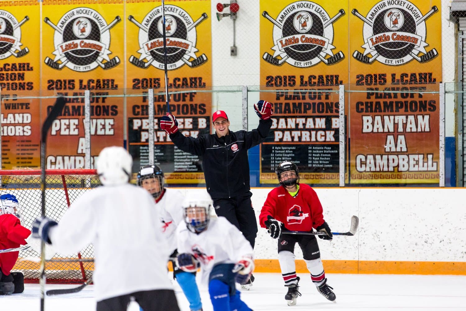 Larkin Hockey School logo